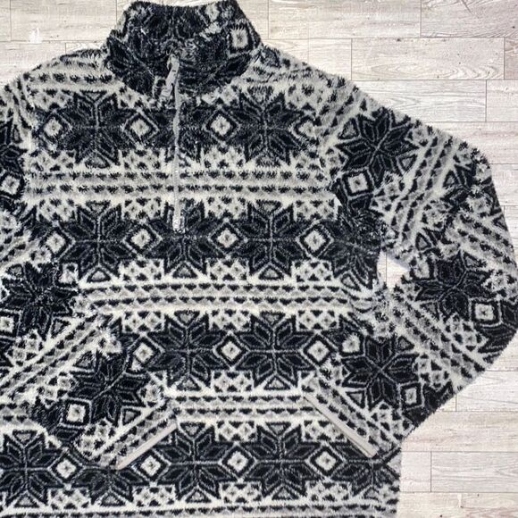 Prince & Fox, B&W Snowflake, Fleece, Half Zip Pullover - Picture 7 of 16
